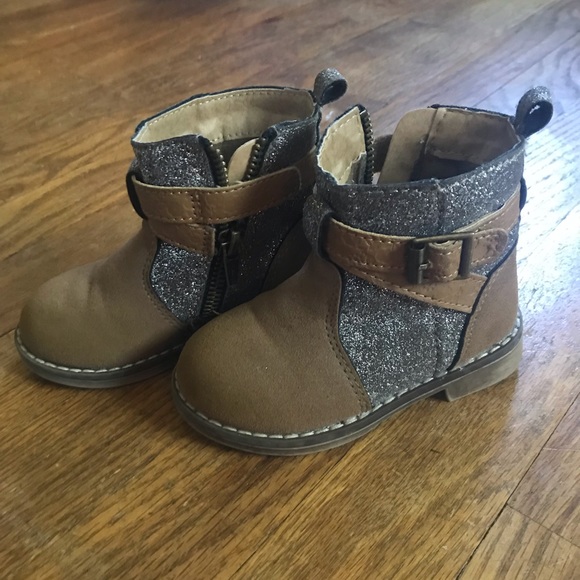 Koala Kids Other - Koala Kids Silver Glitter & Faux Suede Girl Boots